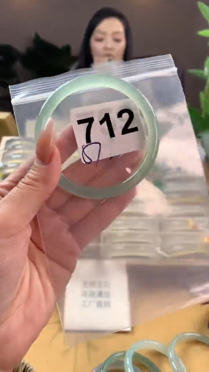 【闪购商品】玛瑙/玉髓手镯未镶嵌712