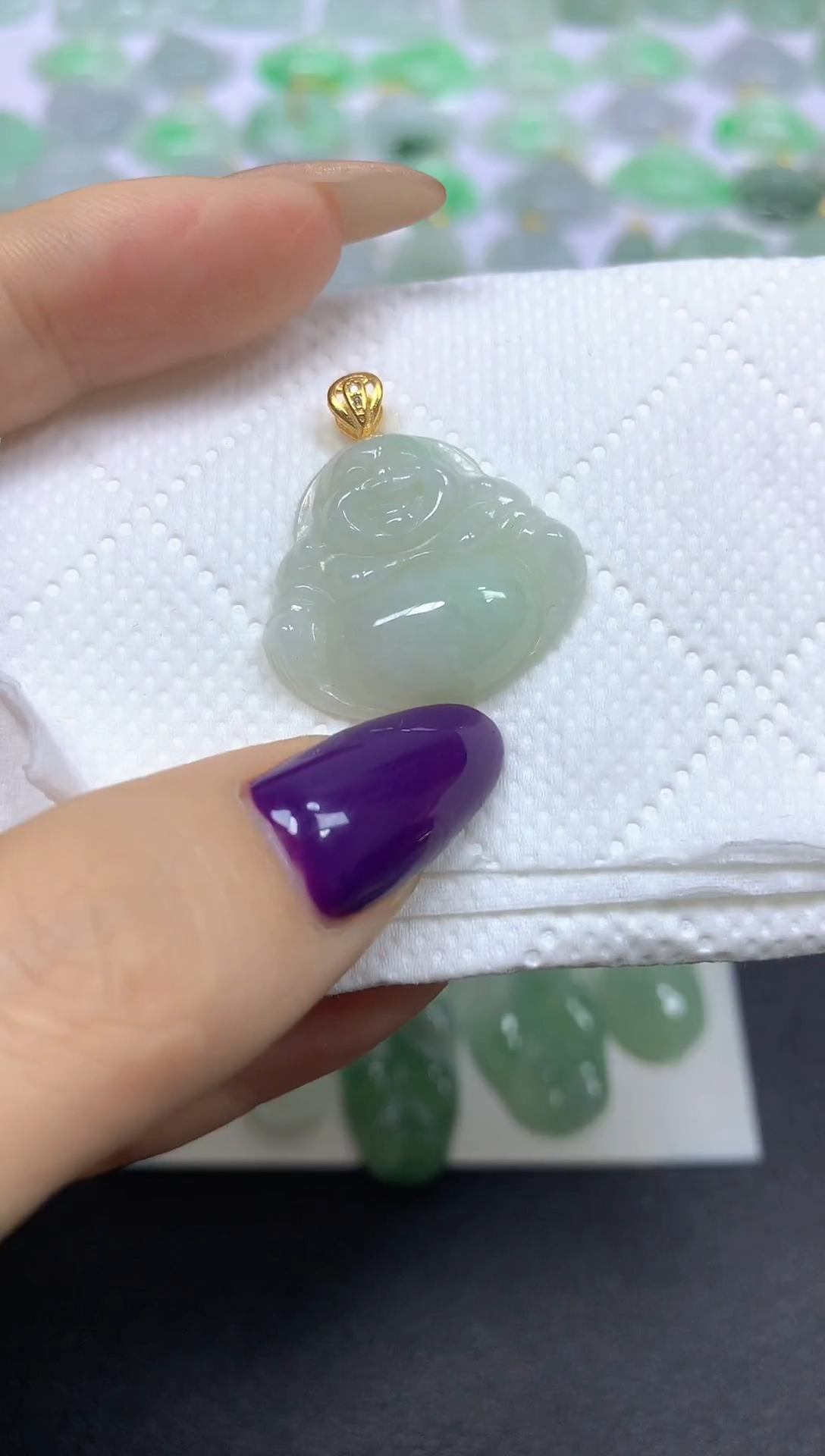 颈饰未镶嵌翡翠 