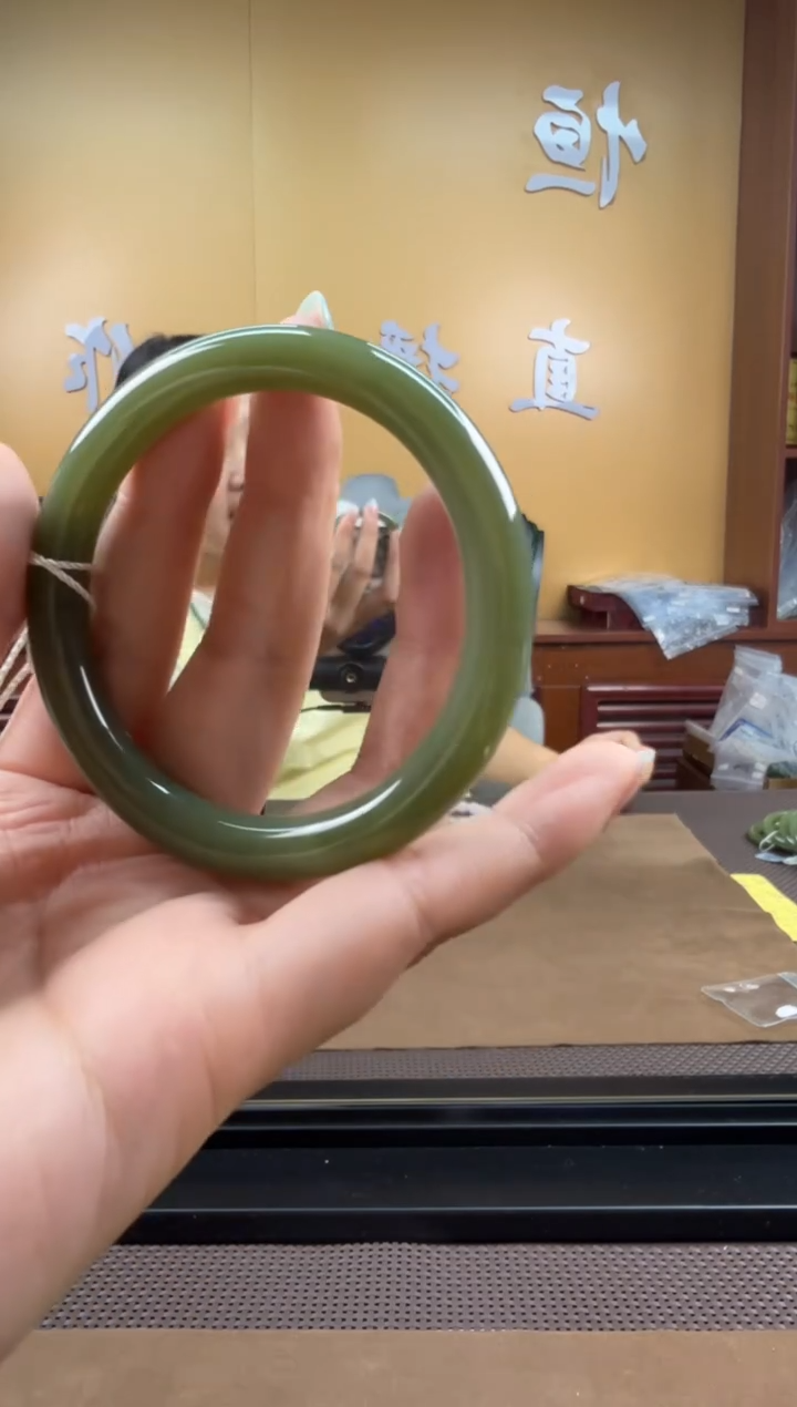 颈饰未镶嵌和田玉手镯56