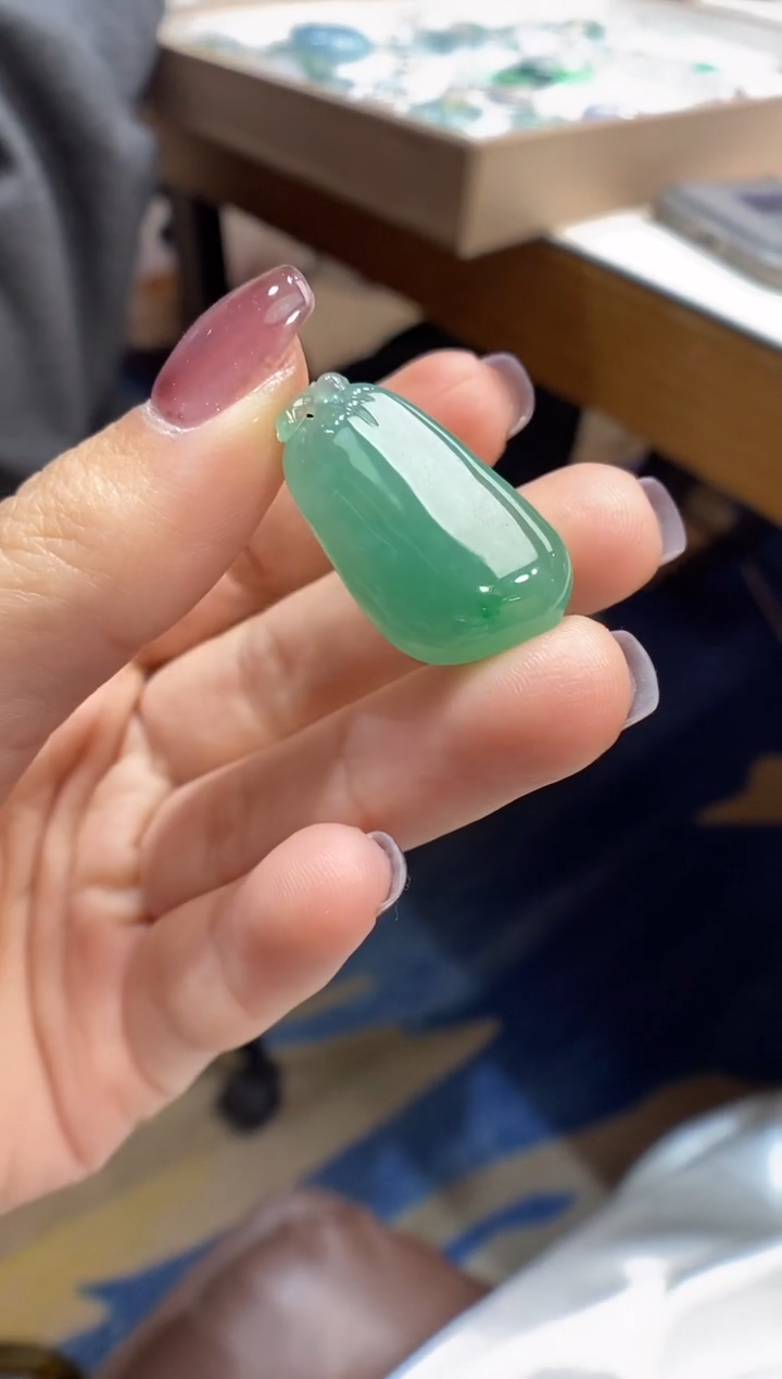 【闪购商品】翡翠颈饰未镶嵌福瓜