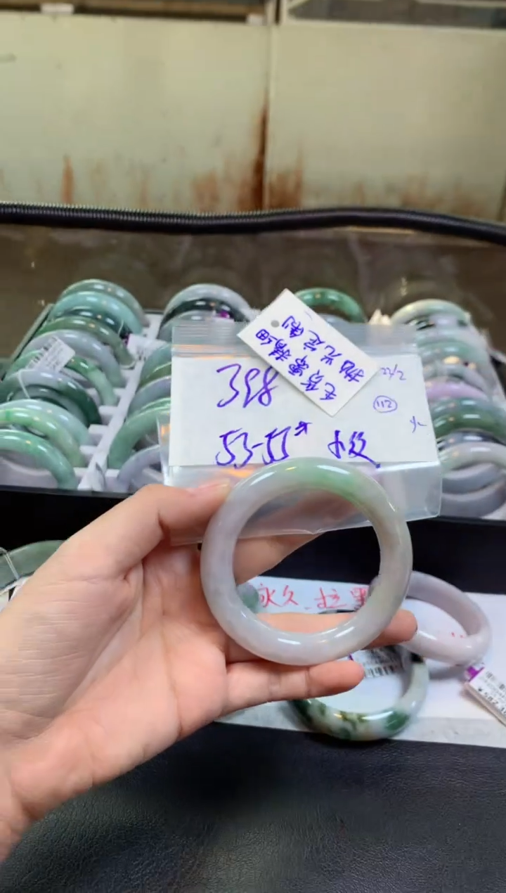 【闪购商品】定制翡翠未镶嵌手镯毛货需精细抛光+多人+398元