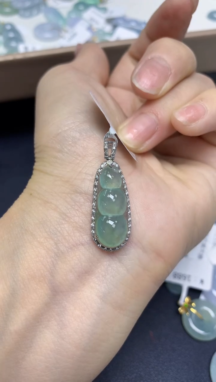 【闪购商品】翡翠挂件18K金镶嵌 天然翡翠A货