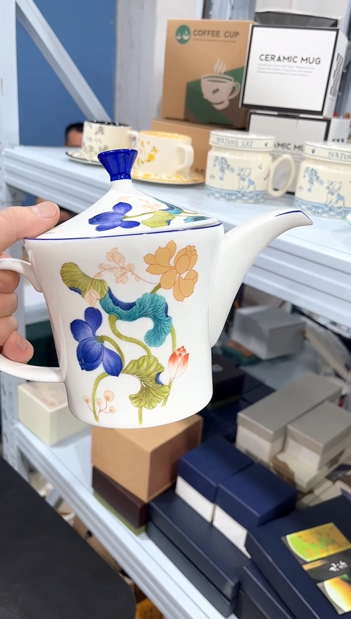 杯子陶（简装）荷花壶一个