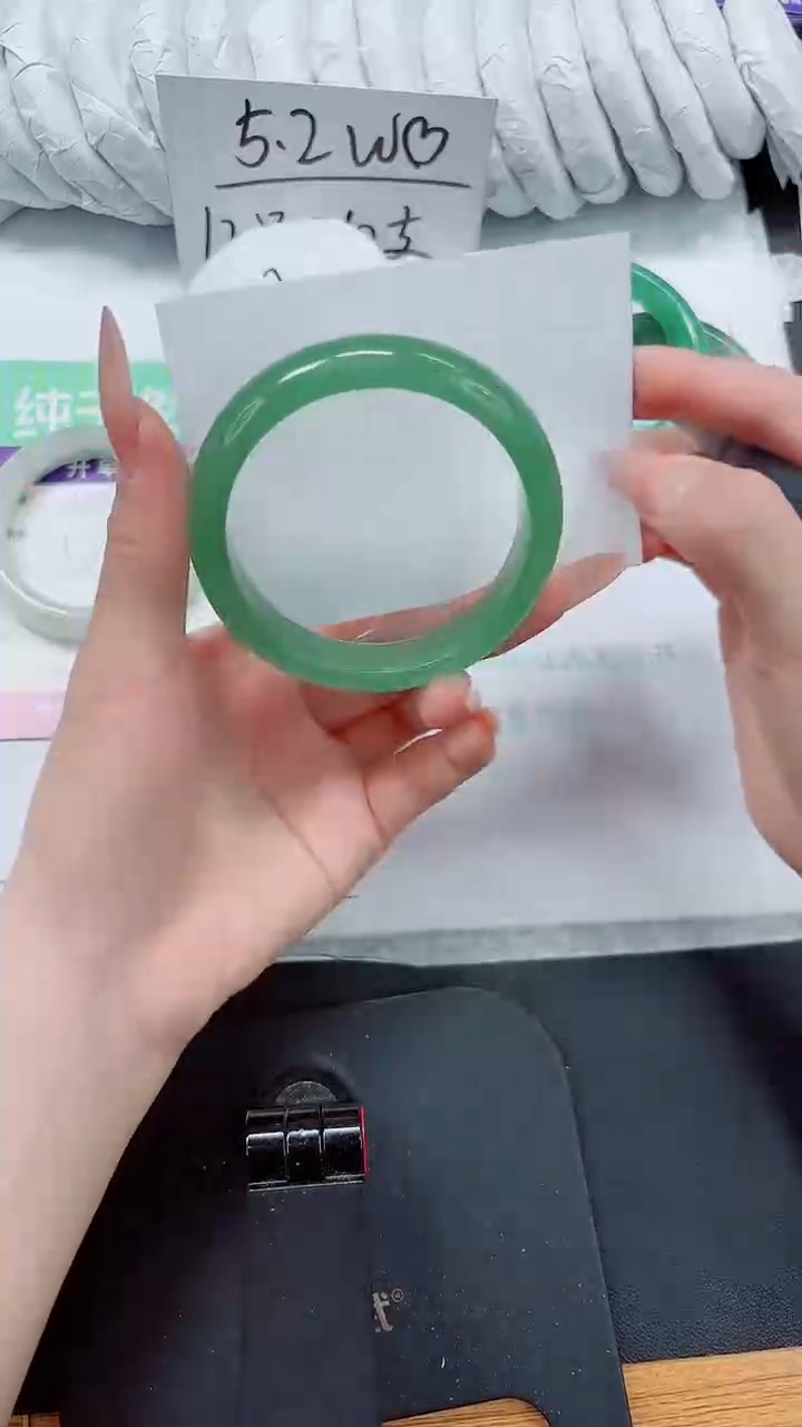 石英质玉手镯未镶嵌825-58