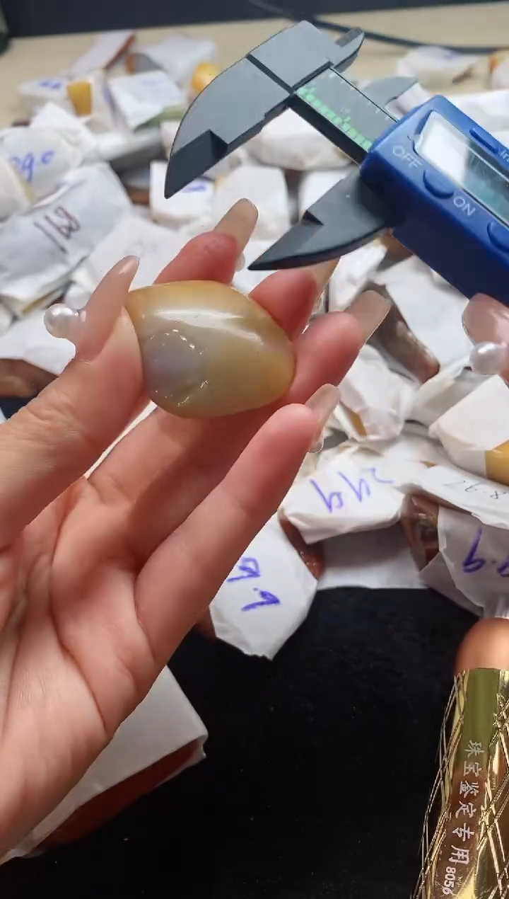 翡翠裸石翡翠挂件裸石