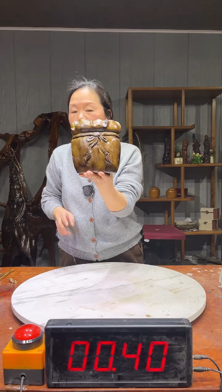 【闪购商品】阴沉木木雕金丝楠木