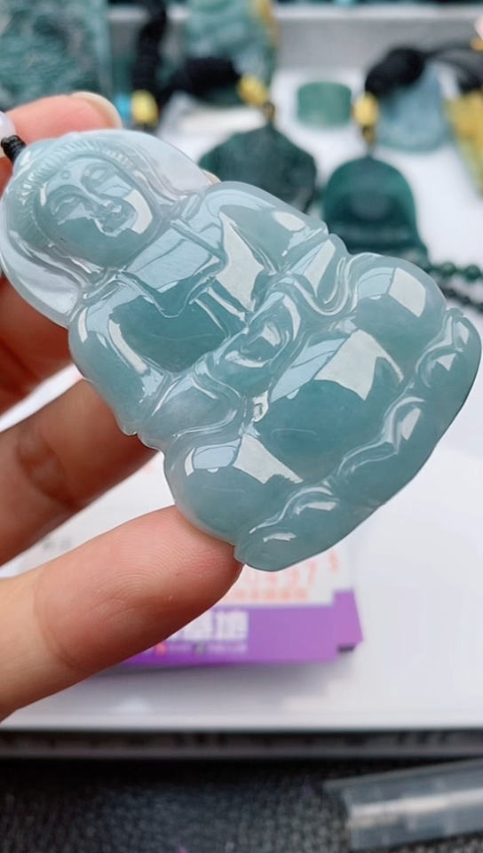 【闪购商品】翡翠颈饰未镶嵌         