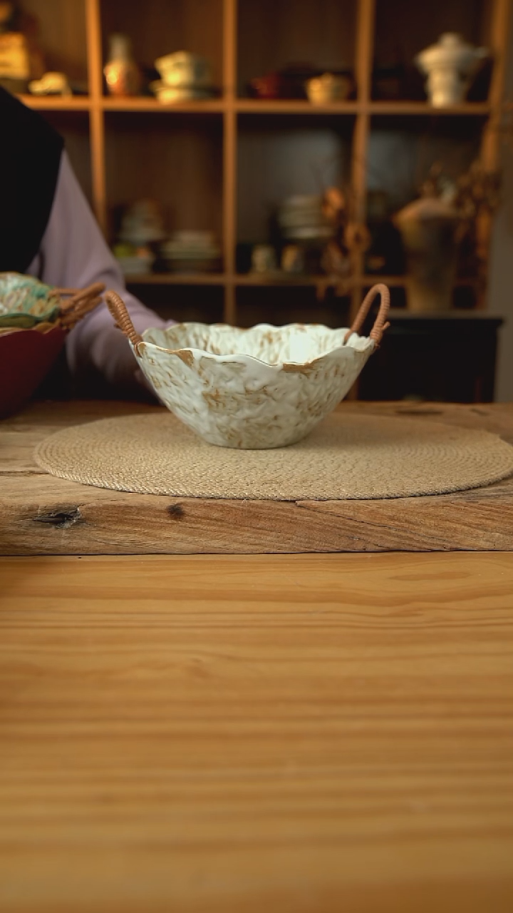 粉影系列的8英寸麻绳花边垂纹汤碗1个