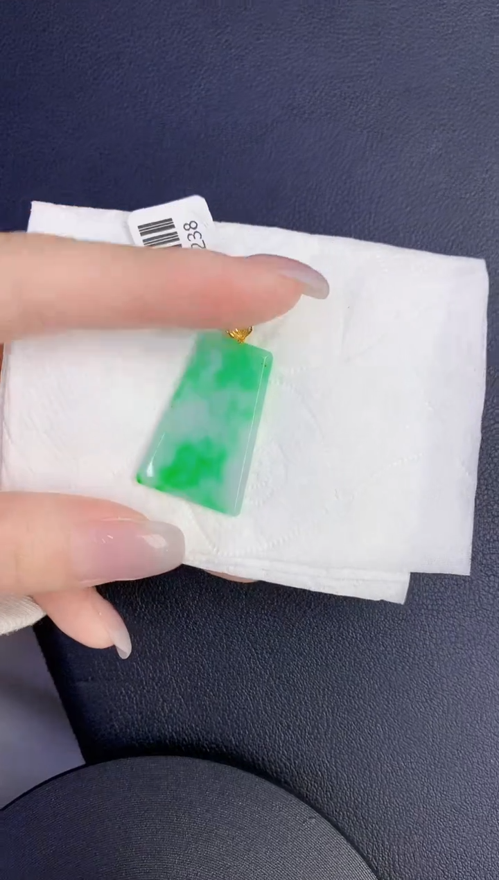 颈饰18K金镶嵌翡翠缅甸天然翡翠A货