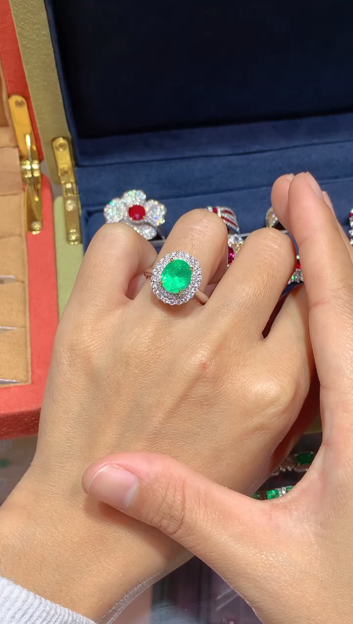 【闪购商品】祖母绿戒指18K金镶嵌2.25CT   哥伦比亚