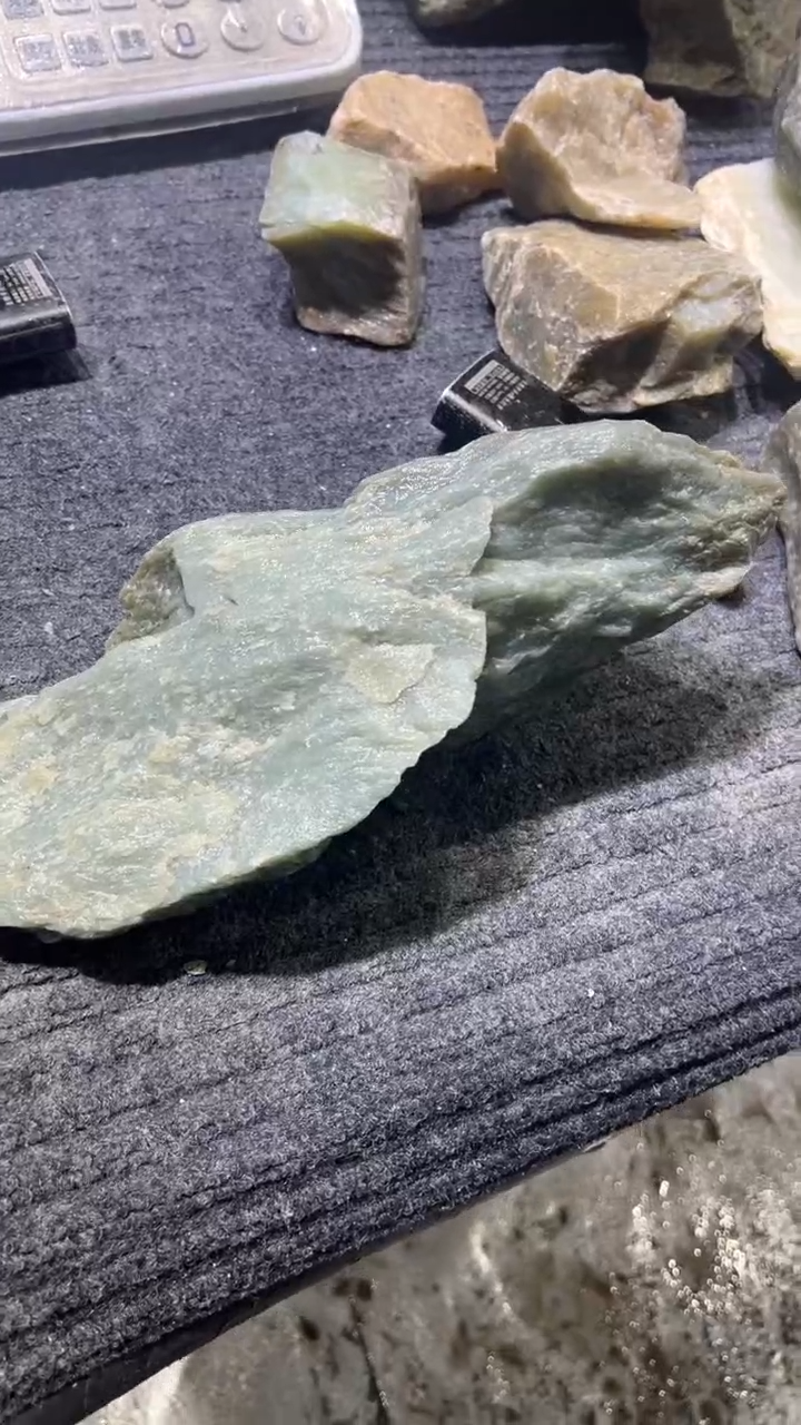 【闪购商品】和田玉且末料未镶嵌且末料