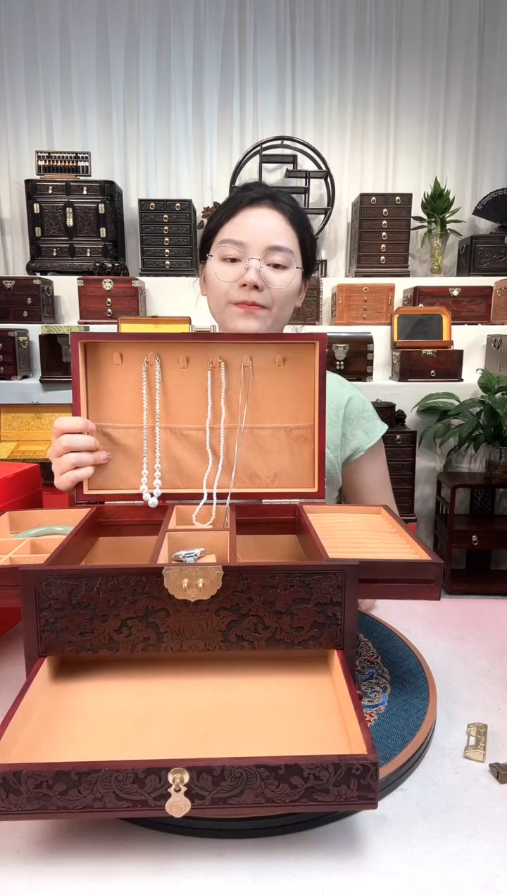 紫檀木类成套家具大号牡丹满雕