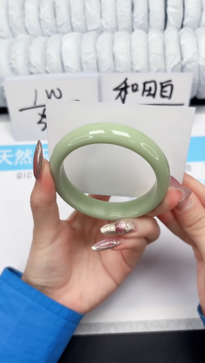 【闪购商品】石英质玉手镯未镶嵌156-58.5