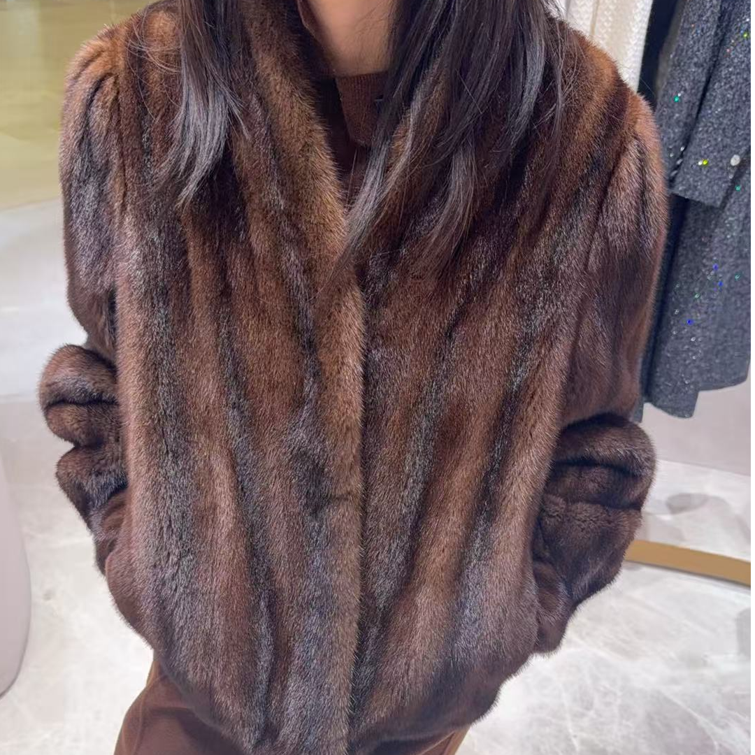 贵妇风皮草外套女时尚EWE354S01500