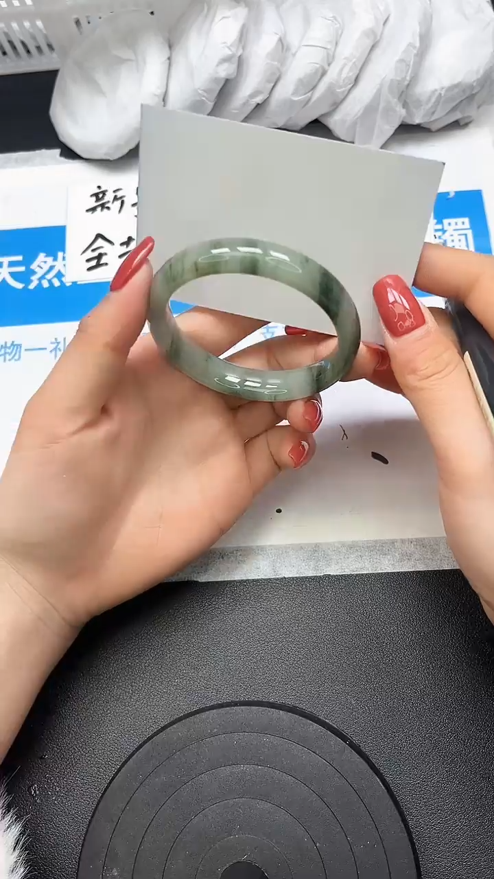 【闪购商品】石英质玉手镯未镶嵌179