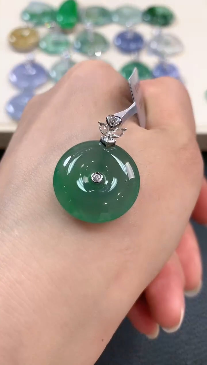 【闪购商品】翡翠吊坠(不含链)18K金镶嵌b43不退换多样性一件发货