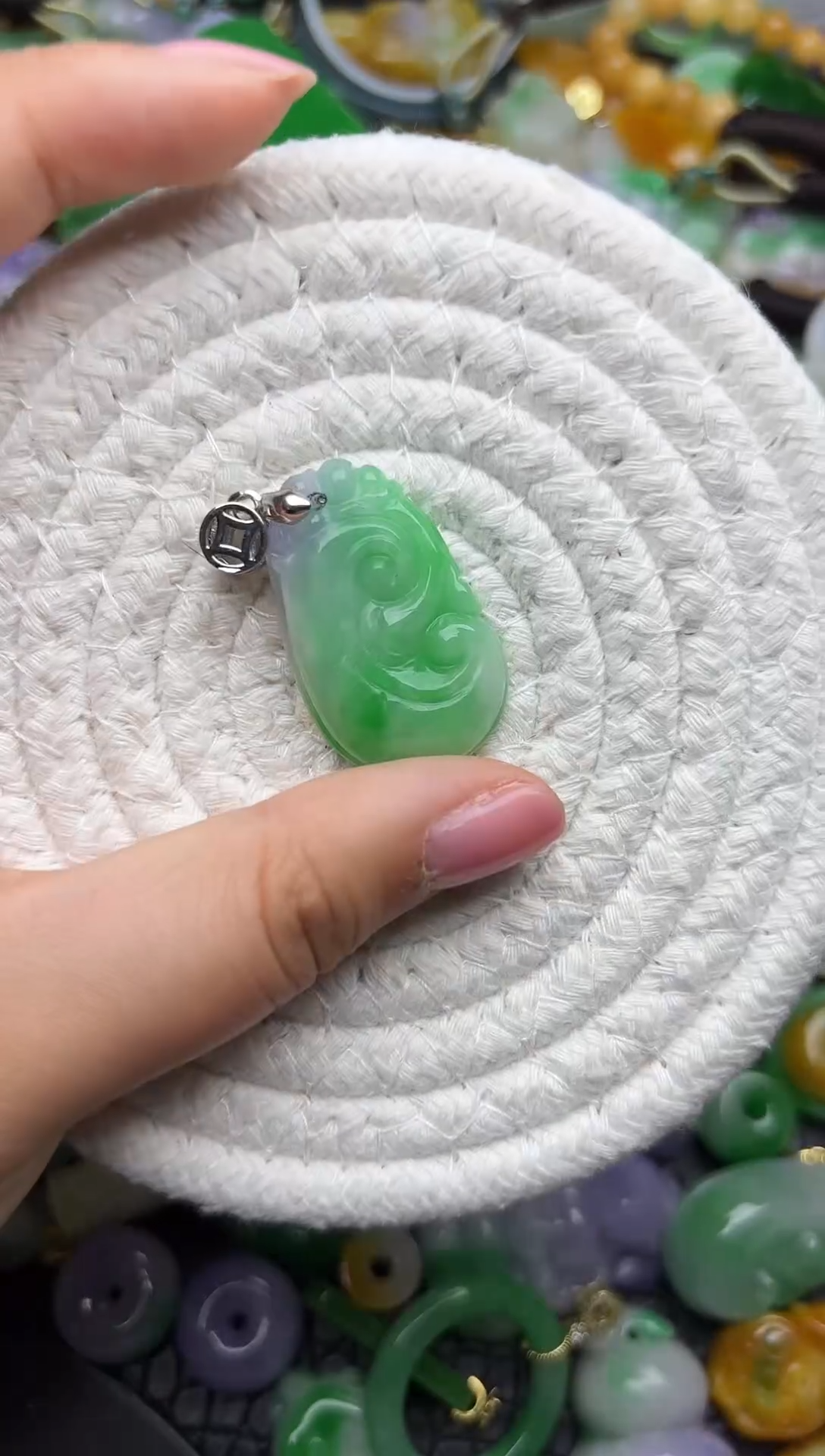 颈饰未镶嵌翡翠缅甸翡翠吊坠