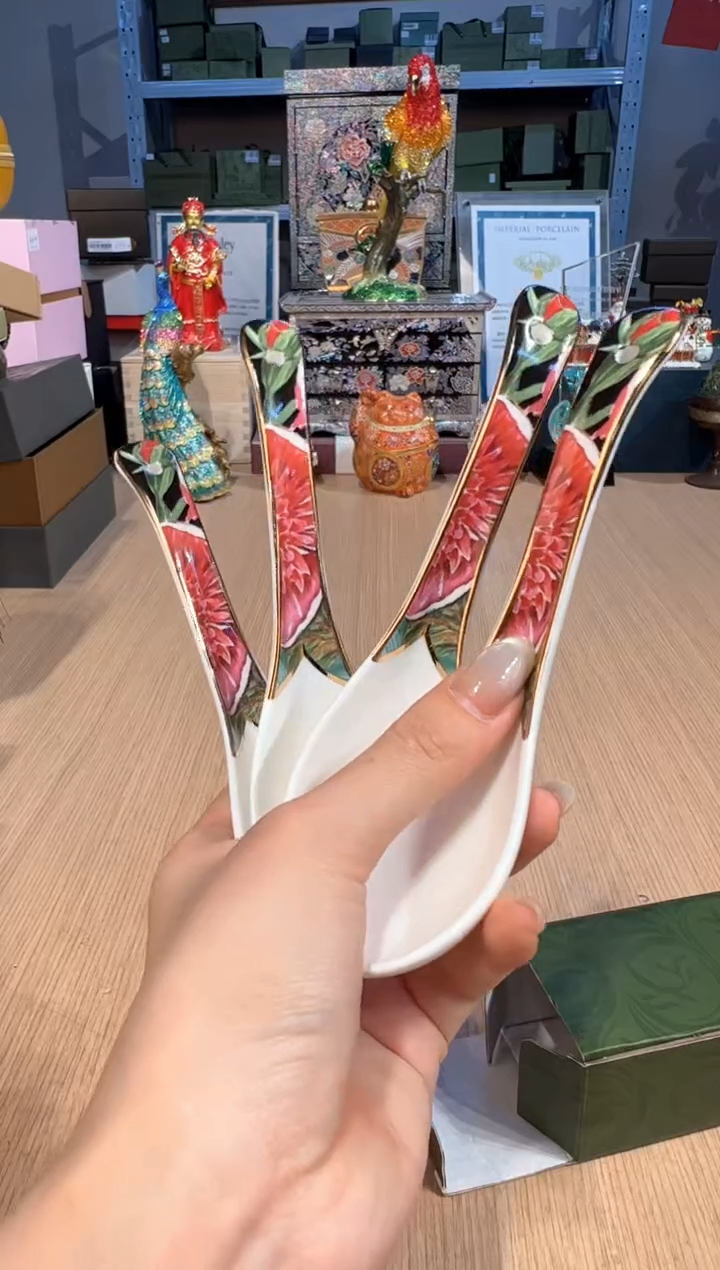 【闪购商品】杯131手绘玫瑰勺子套四