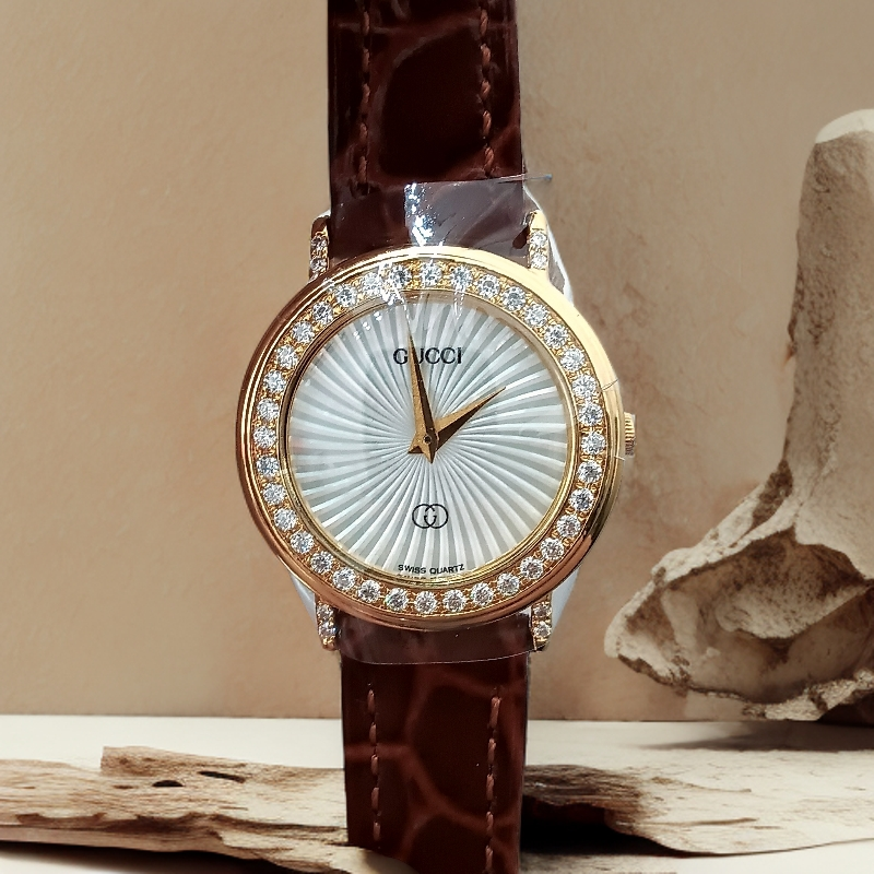 95新 GUCCI/古驰 石英表后镶钻盘25带13/256102346