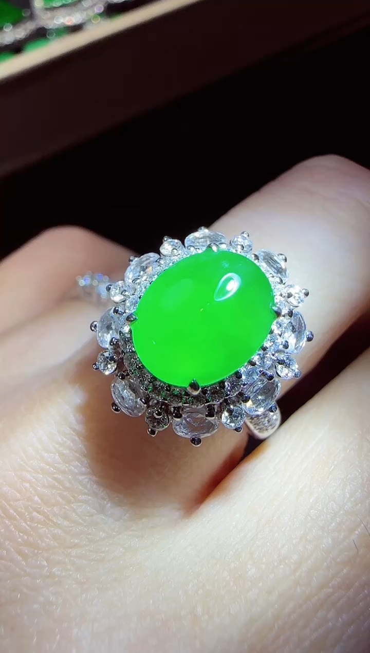 【闪购商品】翡翠戒指18K金镶嵌蛋面