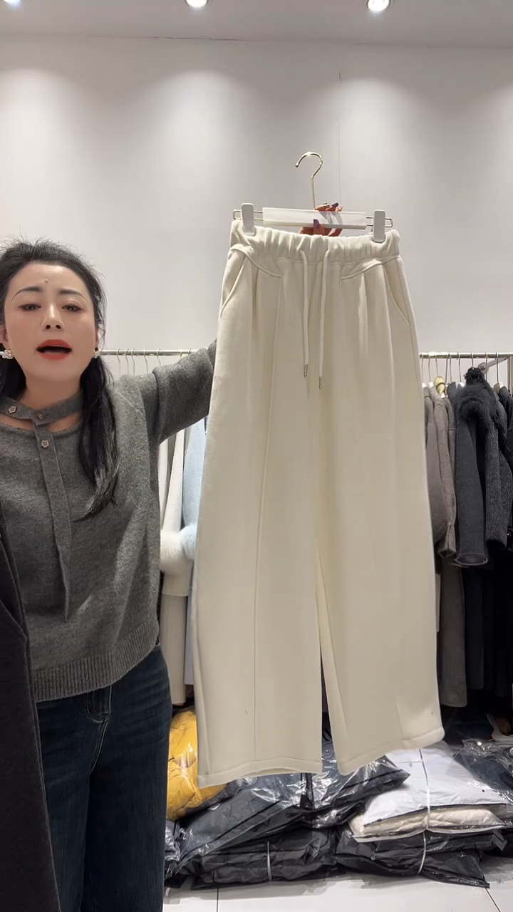 商贸城锦汐里女装批发003