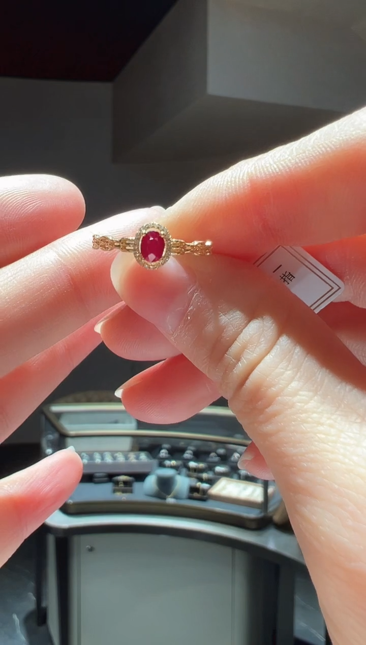 【闪购商品】红宝石戒指18K金镶嵌28】