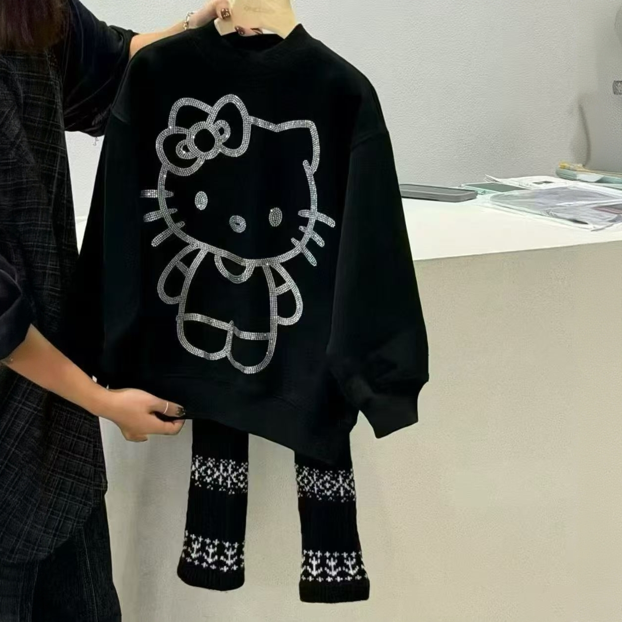 女童2025冬季新品中大童kt猫烫钻加绒加厚套头卫衣255127