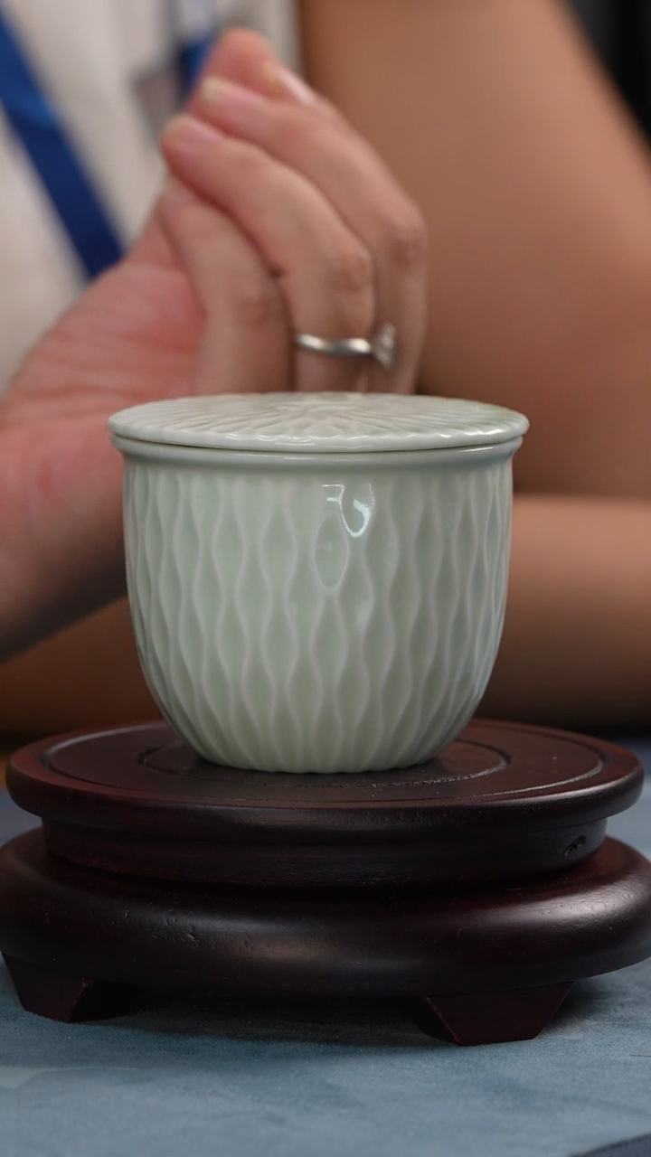 杯子景德镇手工手绘青釉带盖缸杯