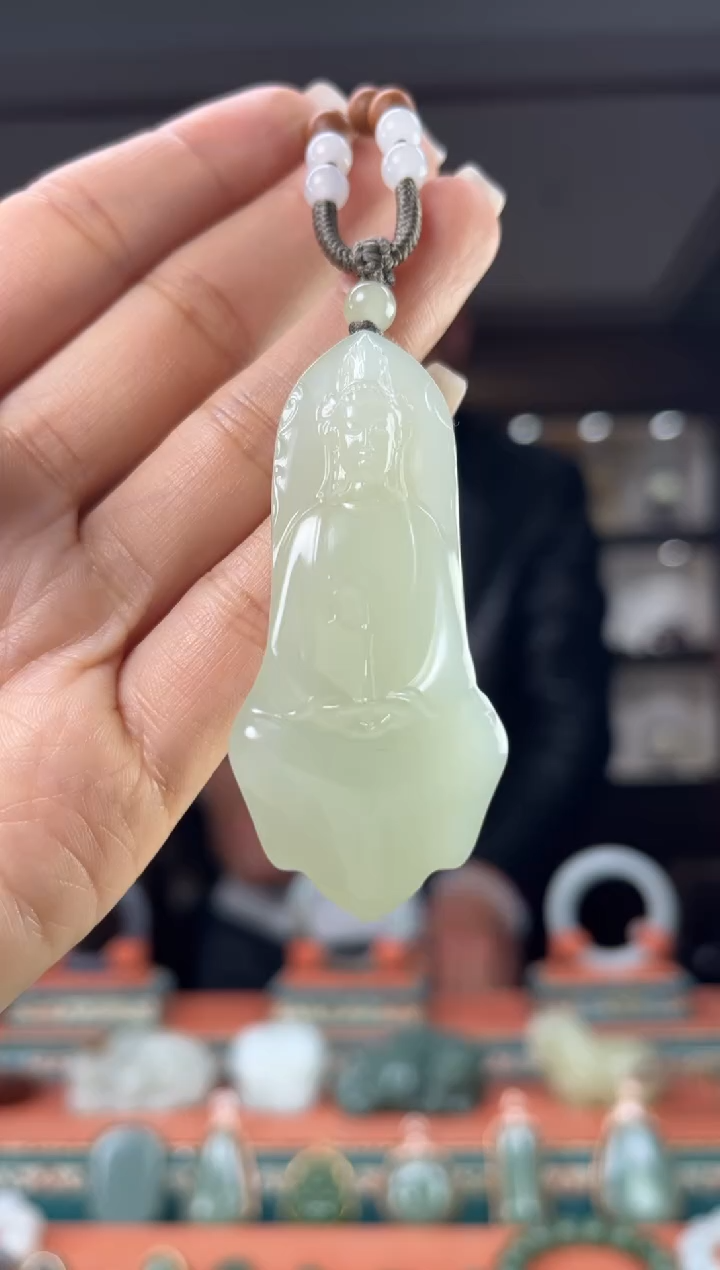 颈饰未镶嵌和田玉佩佩