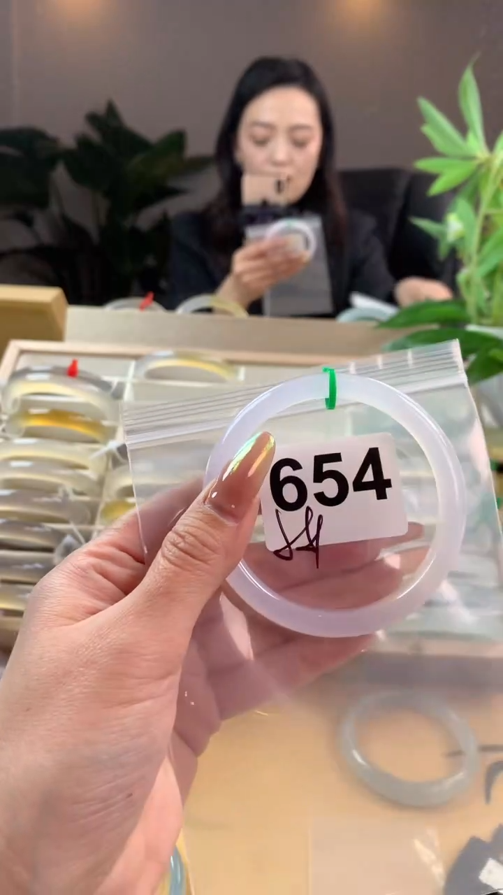 【闪购商品】玛瑙/玉髓手镯未镶嵌654