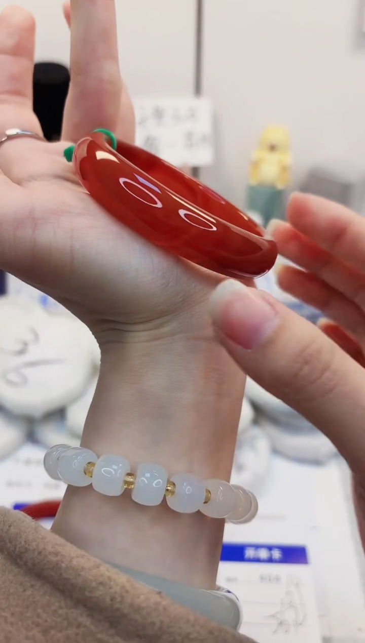 【闪购商品】石英质玉手镯未镶嵌404