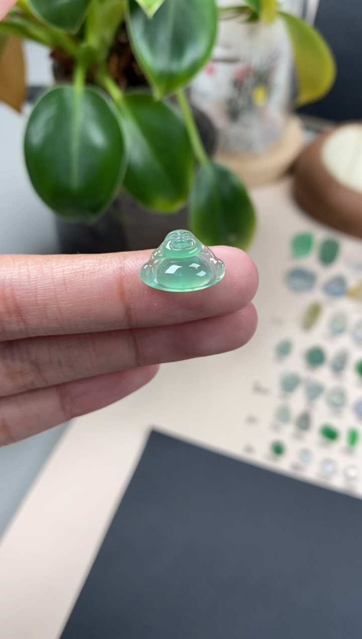 【闪购商品】翡翠颈饰未镶嵌翡翠冰种佛公