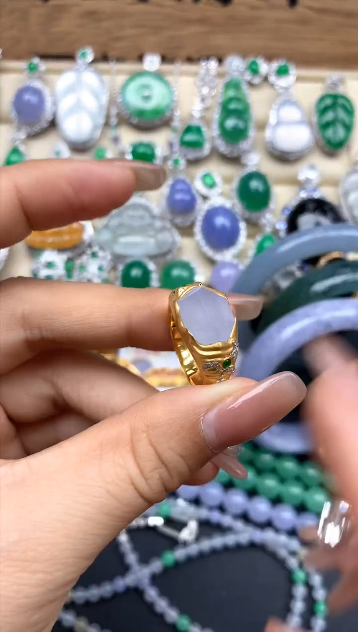 18K金镶嵌戒指翡翠320-中国好珍宝