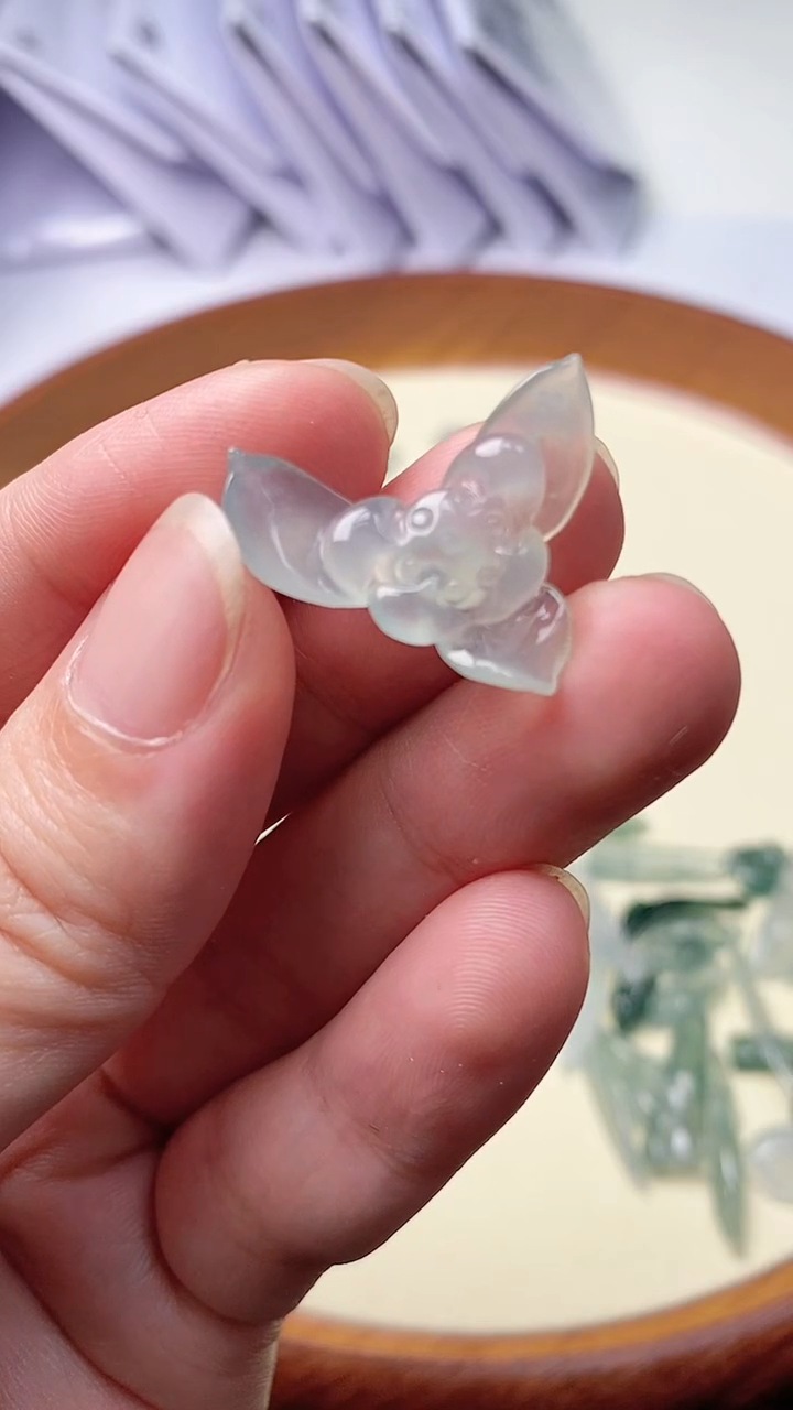 【闪购商品】翡翠挂件未镶嵌花