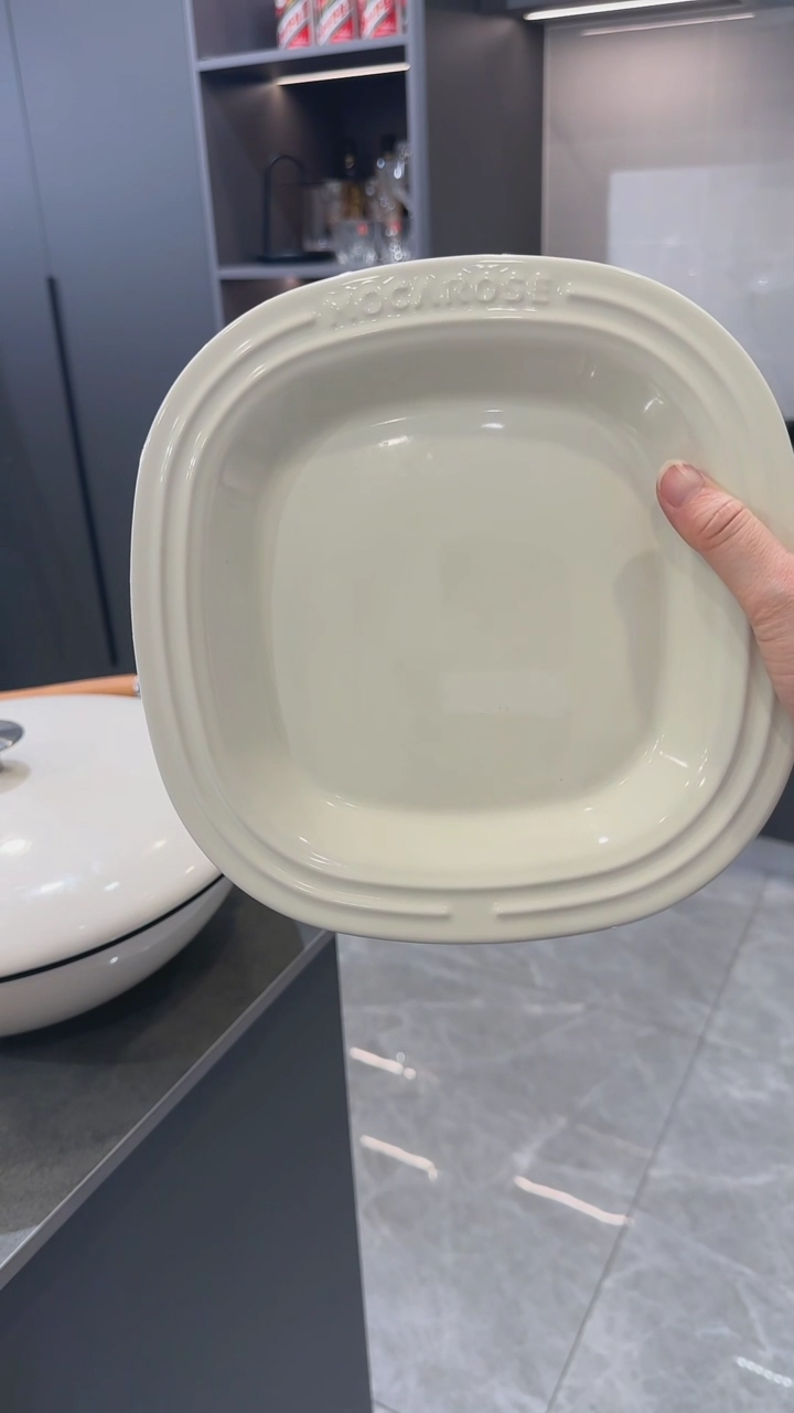 【闪购商品】瓷8.7英寸方形浅盘-奶油白