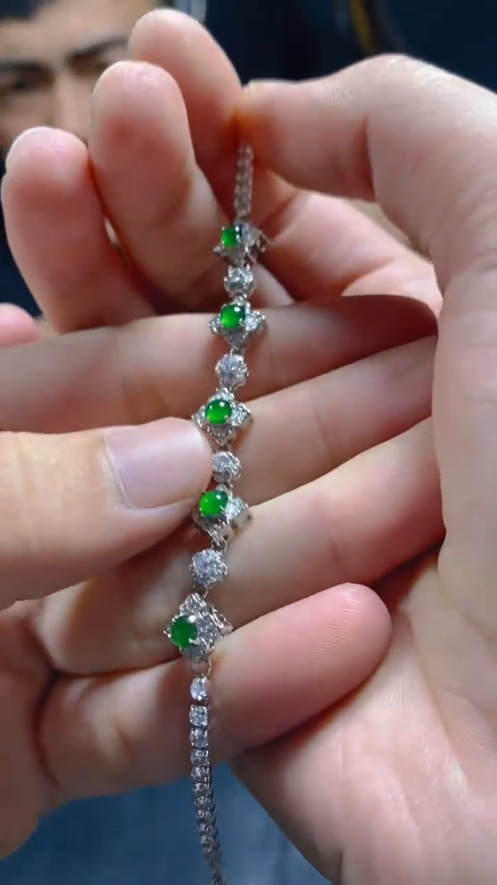 【闪购商品】翡翠手链未镶嵌0145930453多样性发一