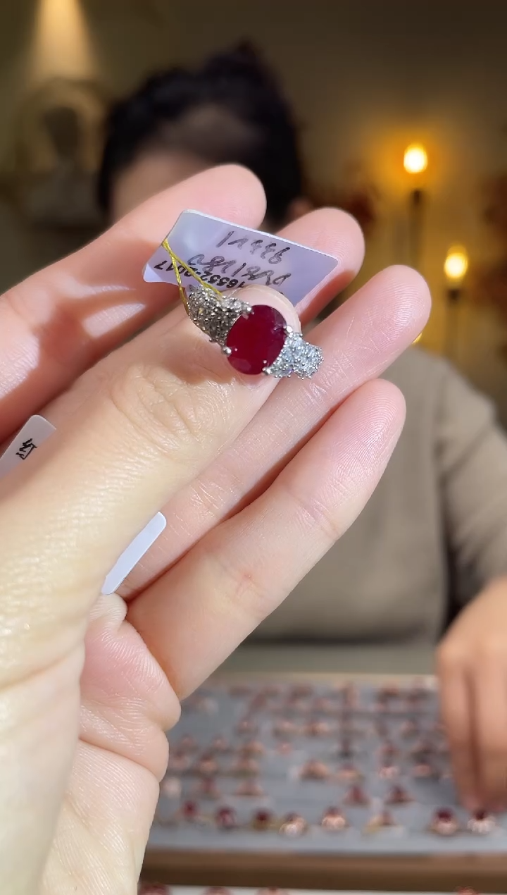 银S925镶嵌手饰红宝石手饰