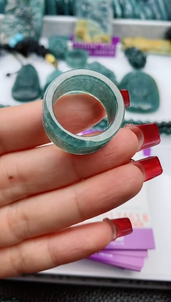 【闪购商品】翡翠颈饰未镶嵌                 