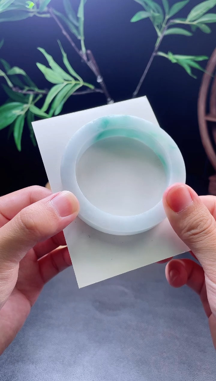 定制翡翠手镯未镶嵌爱****璃定制