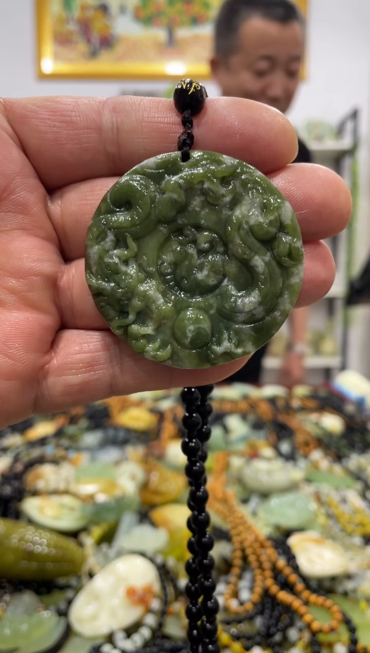 【闪购商品】岫玉吊坠未镶嵌            