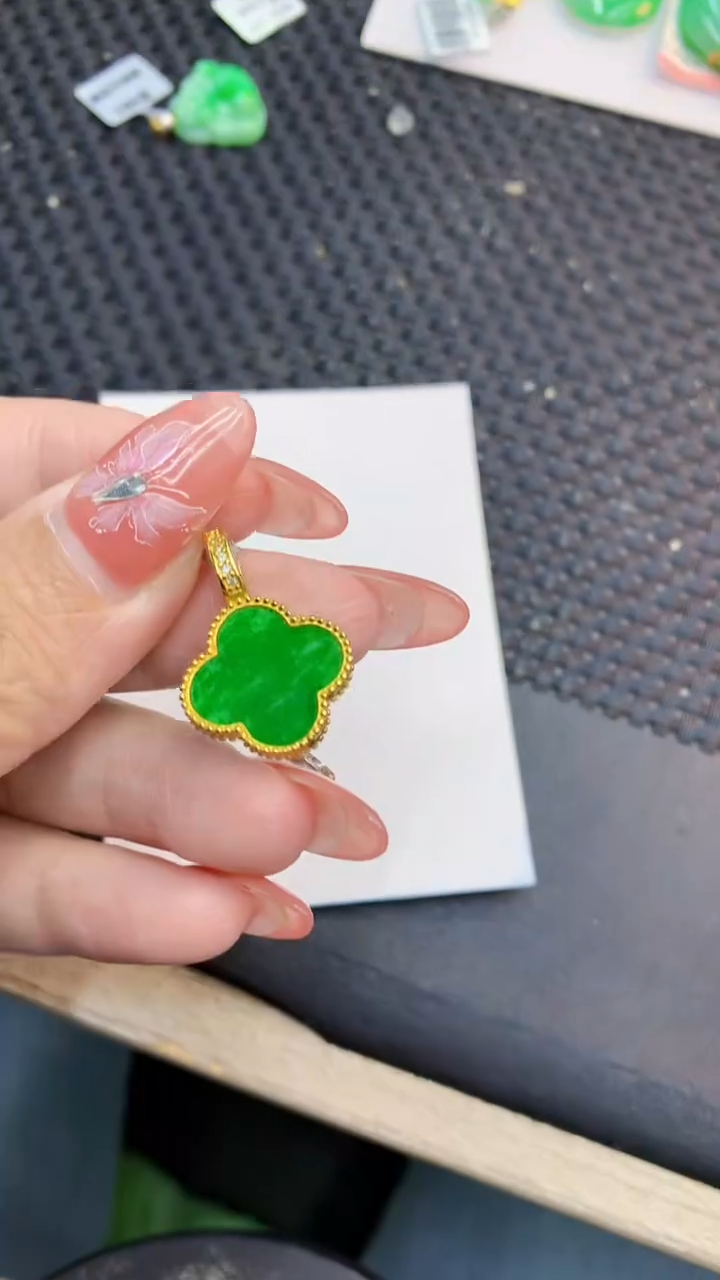 颈饰未镶嵌翡翠1