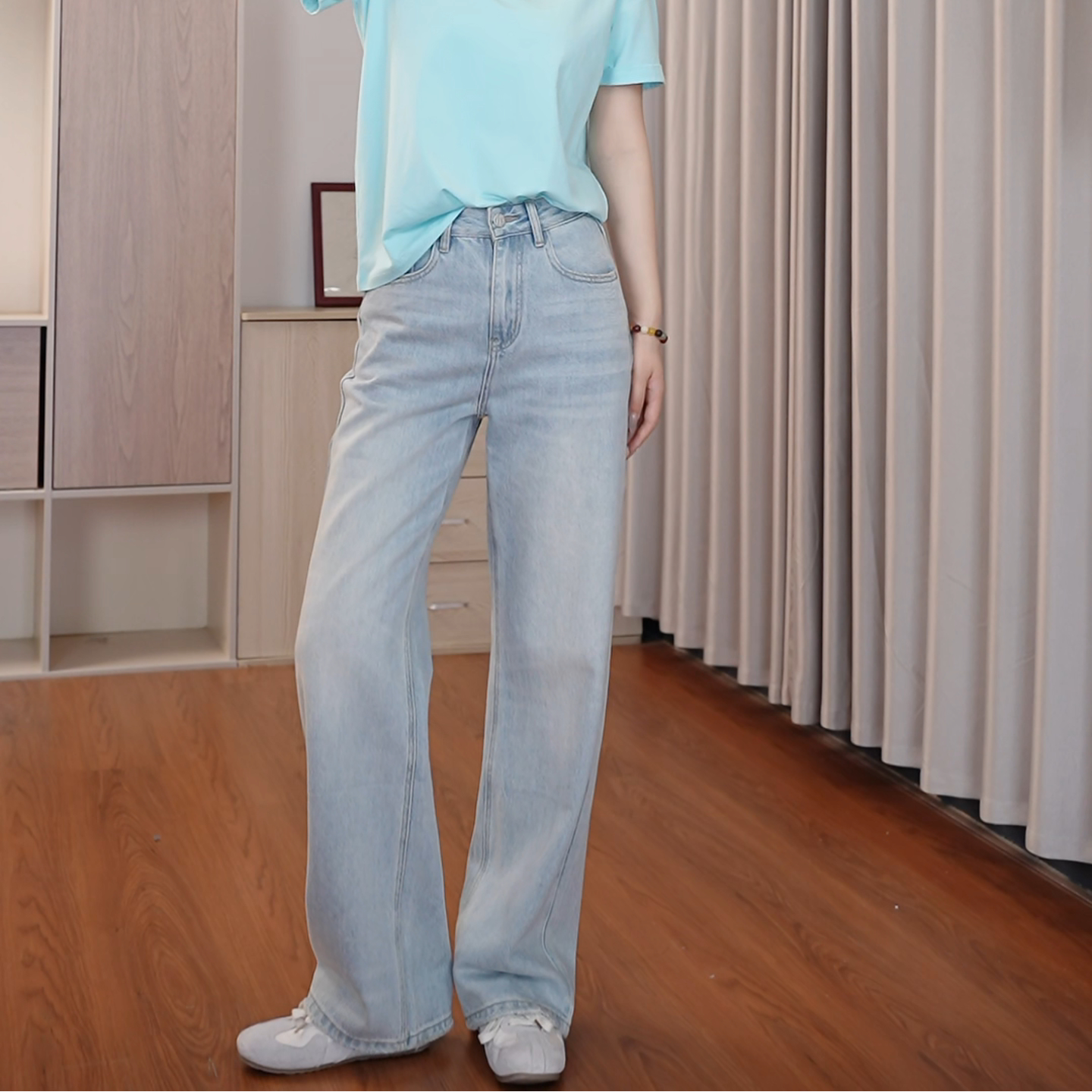 EMMA WINI欧若风浅色直筒软牛仔裤显瘦