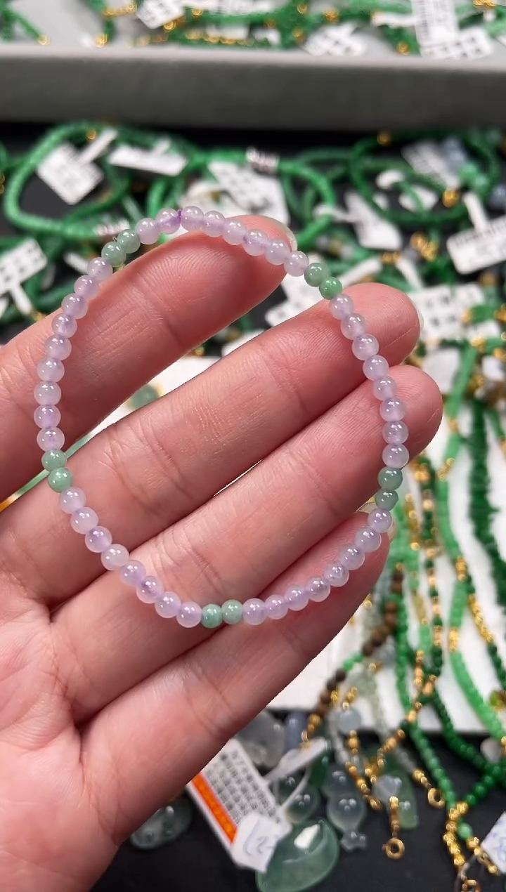 翡翠未镶嵌套链一条  MK285