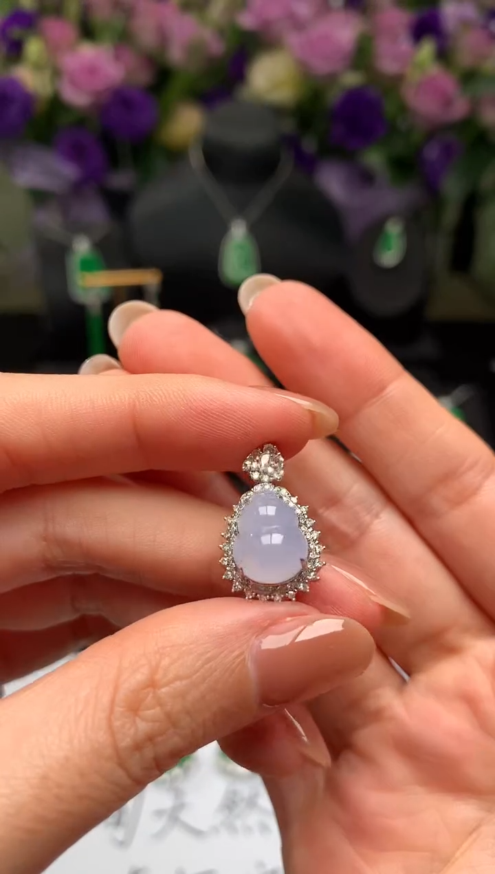 颈饰18K金镶嵌翡翠葫芦