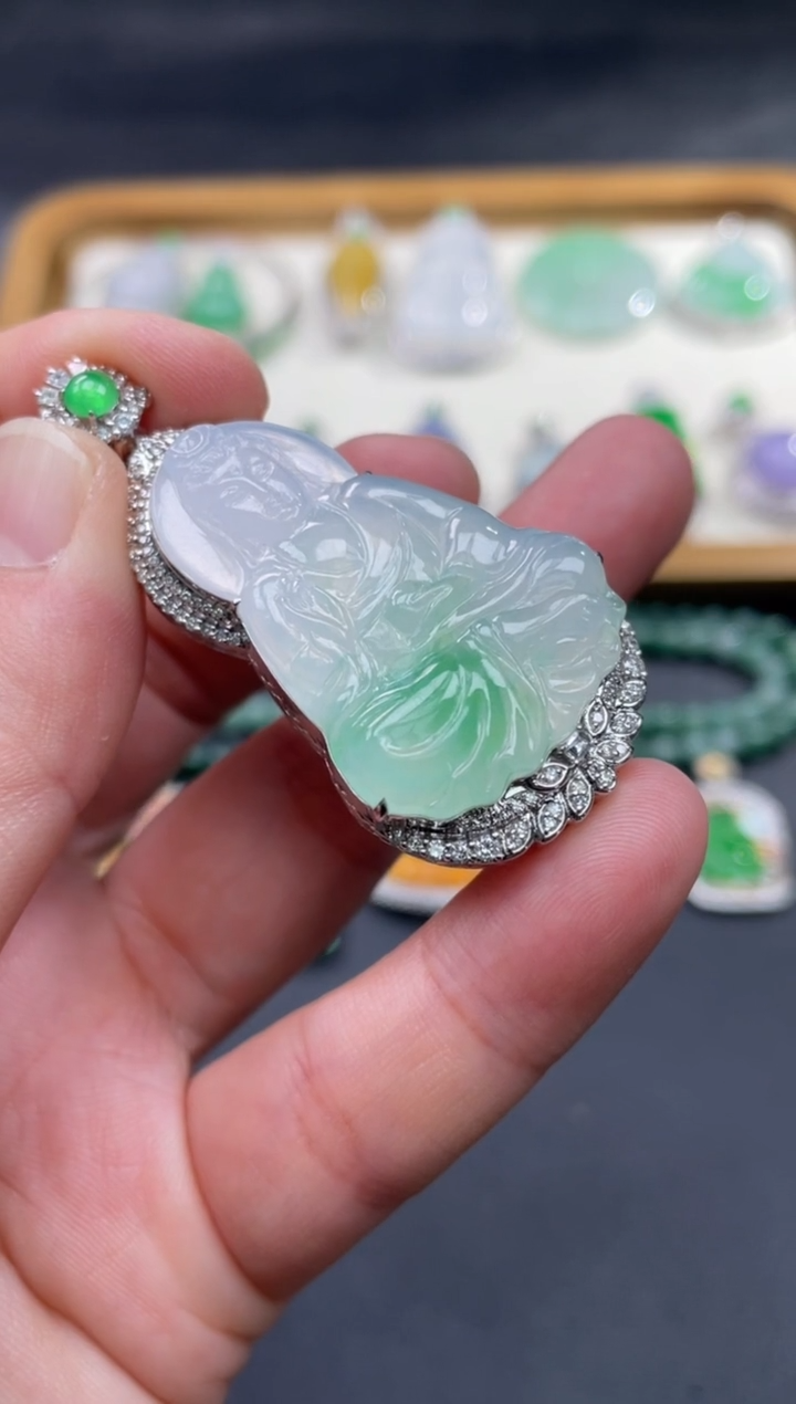 【闪购商品】翡翠颈饰18K金镶嵌32..........