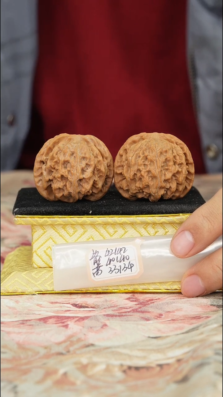 【闪购商品】文玩核桃把件苹果园