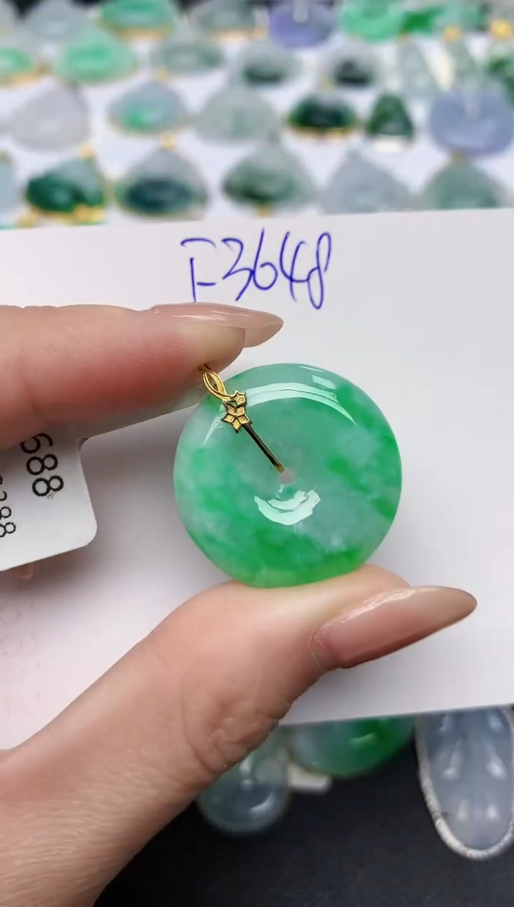 颈饰18K金镶嵌翡翠天然缅甸A货翡翠百元以上9元证书费自理