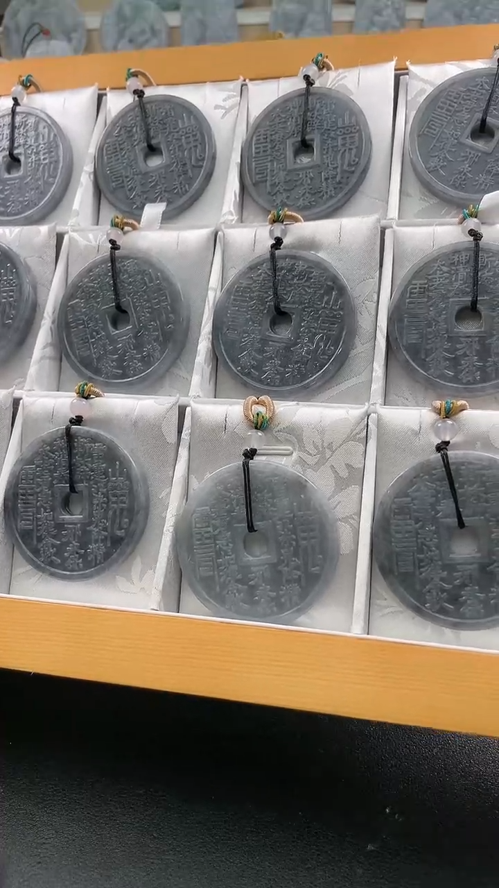 翡翠未镶嵌颈饰..../6/28/ 321多样性发其一