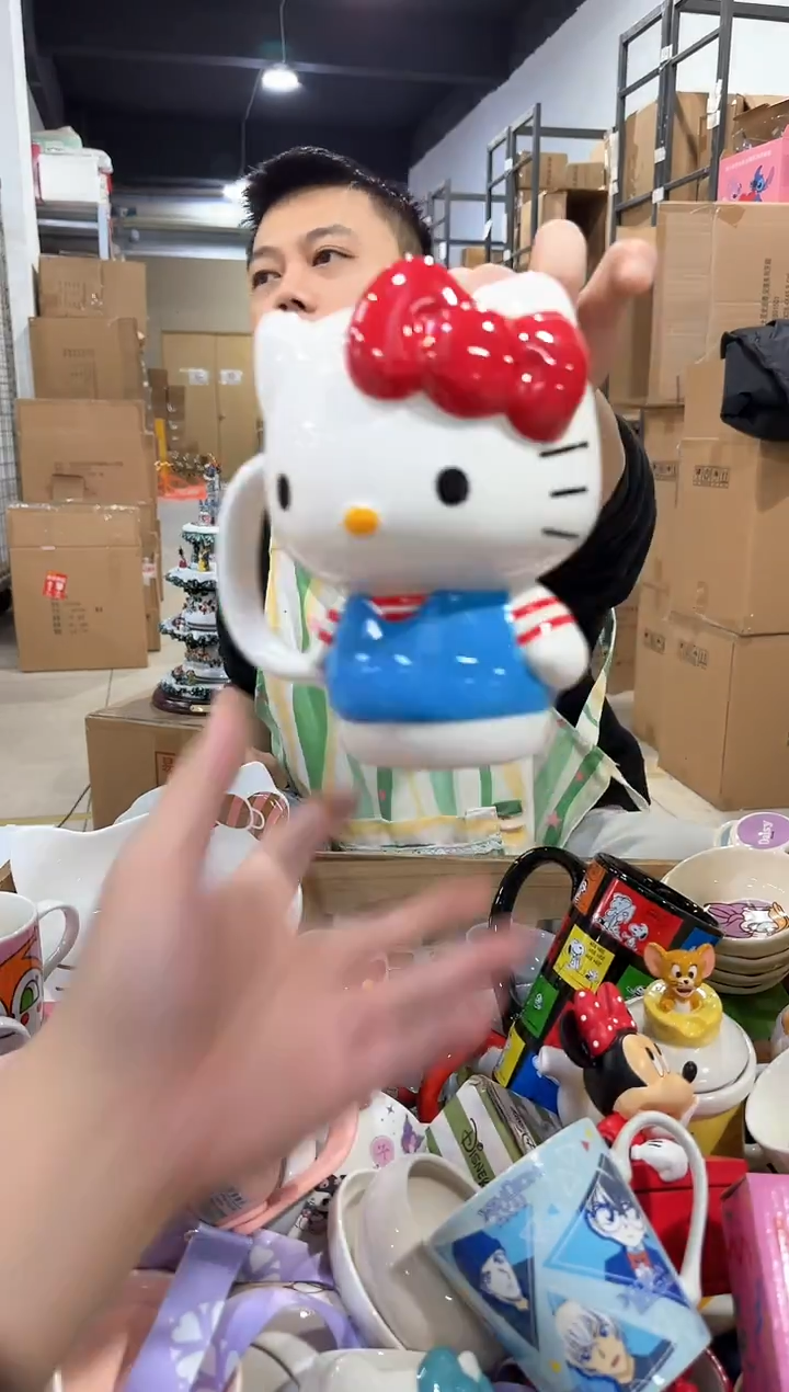 瓷片条纹kt全身杯 