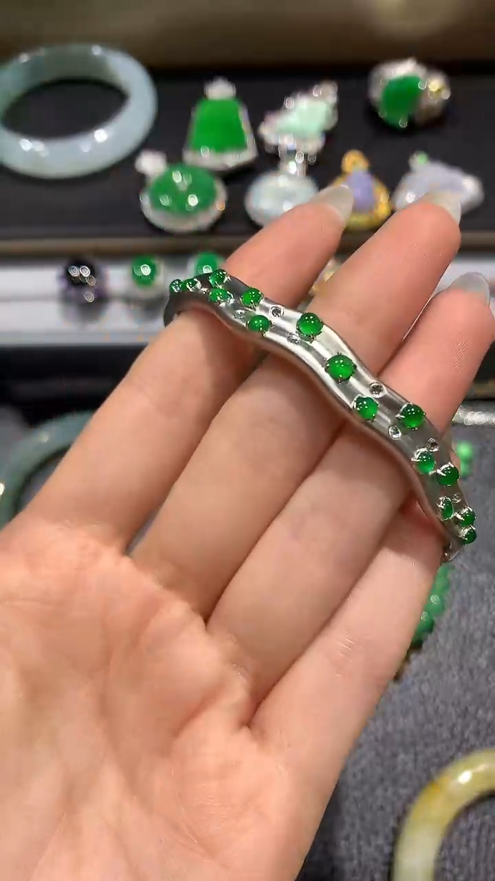 【闪购商品】翡翠手链18K金镶嵌20团购